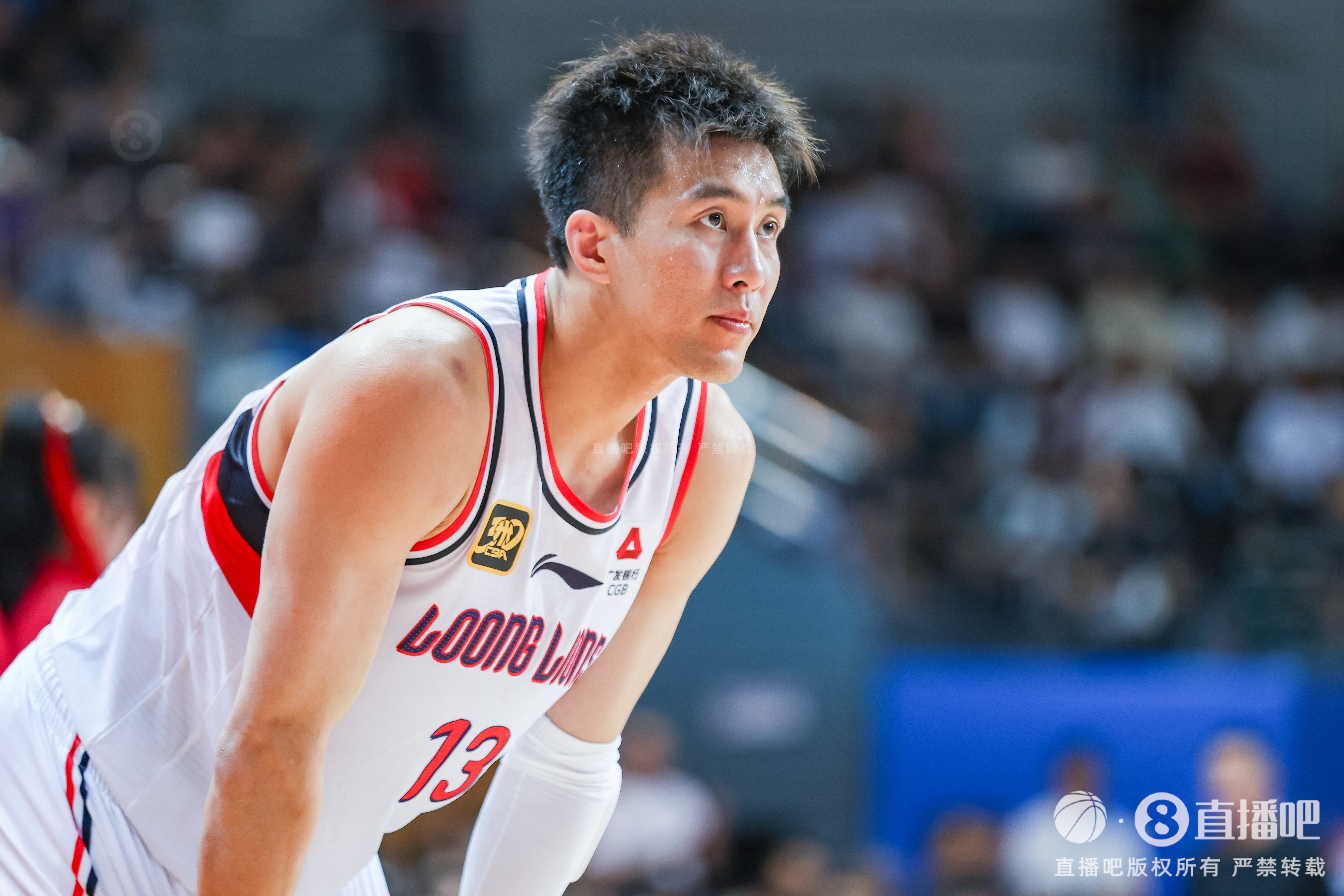 世俱杯买球官网-已缺阵2场！广州主帅：郭艾伦在此前打广东时受伤 复出时间待定